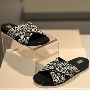 핏플랍 25S/S 그라시에 우븐 크로스 여성 슬라이드 슬리퍼 FFSO5E256BK 블랙