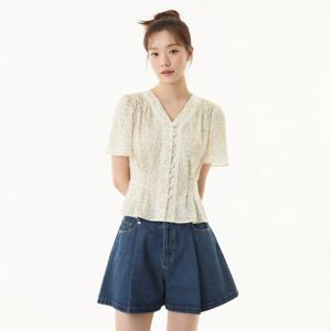 플라스틱아일랜드  (PR2WB663) 플로럴 콩단추 블라우스