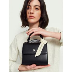 질스튜어트 액세사리 24FW 스테디셀러블랙 로고장식 가죽 미니토트백 WTBA4F901BK