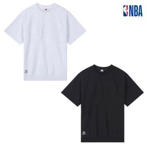 NBA N252TS013P 공용 오버핏 PLAY 엠보 그래픽 반팔 맨투맨 티셔츠 STG