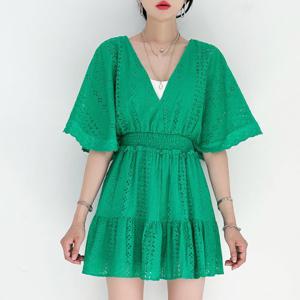 [금찌] 이테나 펀칭 트임 원피스 ST7544D