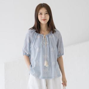 엄마옷 마담4060 에스닉 면 테슬자수블라우스 반팔 내추럴-ZBL2507069-