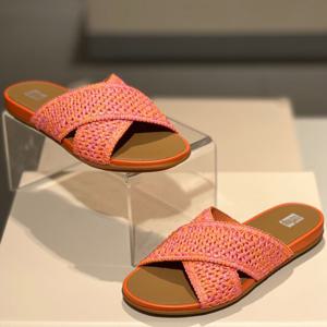 핏플랍 25S/S 그라시에 우븐 크로스 여성 슬라이드 슬리퍼 FFSO5E256P2 핑크