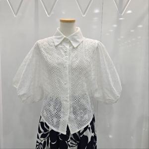 [밸리걸]펀칭 자수 패턴 블라우스 605180