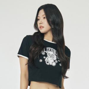 [유씨엘에이]여성 크레스트 베어 크롭 슬림핏 티셔츠_UB6ST55