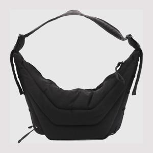르메르 블랙 패디드 숄더 백 BG0074 LF1330BR490