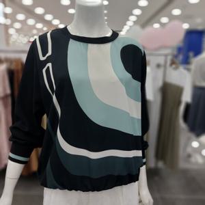 [아니베에프]A43WBL500A 라운드넥 프린트 블라우스