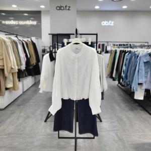 [ab.f.z]AFZ5NB38/노카라 자수 배색 밑단 벌룬 블라우스