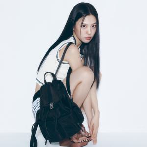 [vunque][고민시 PICK] Hey Double Pocket Backpack M (헤이 더블 포켓 백팩 미듐) Black