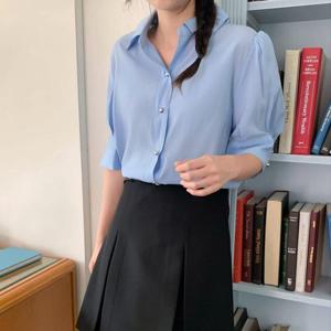 [옷자락] 여자 하늘색남방 은장단추 오피스룩 핀턱 퍼프 셔츠