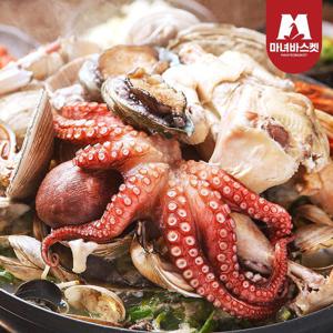 [마녀바스켓] 해신탕 4인분(닭1.1kg+티백1팩+전복(6미)240g+새우15미+돌문어200g내외+칼국수300g+삼점게3미