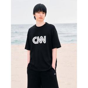 [씨엔엔 어패럴]CNN 프레시코어 빅로고 세미오버핏 반팔 티셔츠 블랙