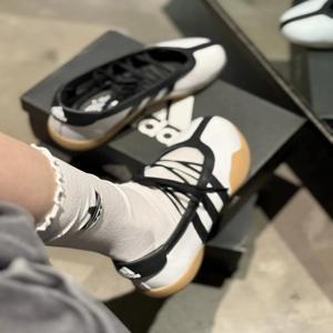 아디다스 우먼스 태권도 메이 발레 코어 샌들 운동화 화이트 JR7030