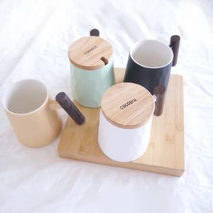 고원 계수나무 머그컵 500ml + 우드 뚜껑 도자기 머그잔 세트