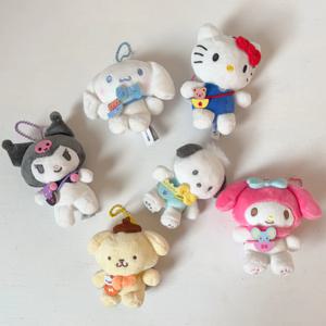 정품 산리오 프렌즈 미니 인형키링 8cm 헬로키티 시나모롤 포차코 폼폼푸린 마이멜로디
