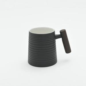 고원 계수나무 머그컵 500ml 블랙 줄무늬