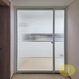 초슬림유압 비대칭양개스윙중문 화이트 모루세로강화유리