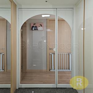 초슬림유압 비대칭양개스윙중문 아치형 화이트 투명강화유리