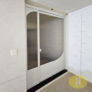 초슬림유압 비대칭양개스윙중문 아치스퀘어형 화이트 모루세로강화유리