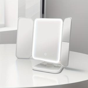 TEMU LED 삼중 스마트 메이크업 거울, 고화질 미러 주변 채광 조명, 삼중 멀티 앵글 회전 디자인, 라이트 럭셔리 패턴 백 플레이트, 하단 수납 슬롯 지능형 메이크업 거울, USB 편의 전원 공급, 침실 일상 메이크업 및 여행 및 야외 터치업에 적합한 우아하고 섬세한 스타일, 각도를 유연하게 조절할 수 있음