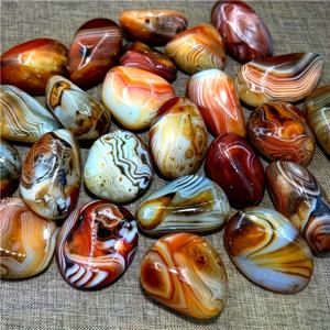 TEMU 100g 천연 마노 터멀드 스톤 - 다양한 줄무늬 패턴과 토색이 있는 광택있는 매끄러운 보석, 홈 데코, 수족관 장식, 주얼리 만들기 용품, 친구를 위한 독특한 크리스마스 선물, 수족관 장식 | 광택있는 보석 | 생동감 넘치는 돌, 자연석 비즈