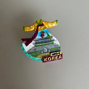 TEMU 1개 한국 전통한복 & 경복궁 디자인 냉장고 자석 - 화려한 색상의 옥타곤 레진 스티커, 소형 사이즈 (<31.7mm) - 한국 문화 팬을 위한 수집품 선물, 기념품, 주방 장식용 귀여운 냉장고 마그넷, 한복 디자인, 고품질 레진 매그넛