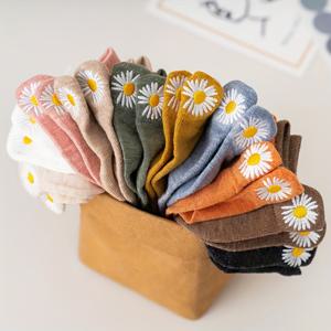TEMU 데이지 자수가 있는 여성용 발목 양말 10켤레 - 봄 여름 꽃무늬 보트 양말, 멀티컬러 팩, 캐주얼 & 정장용 세탁 가능, 계절 패션 액세서리, 스캘럽드 발목 양말, 부드러운 질감 원단, 통기성 소재, 스타일리시한 여성용