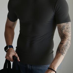 TEMU 남성용 슬림핏 하이넥 반팔 티셔츠 - 신축성, 통기성, 단색 캐주얼 및 운동용 상의, 러닝, 피트니스, 봄/여름 착용용 피트니스 의류 | 세련된 핏 셔츠 | 부드러운 질감의 소재