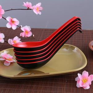 TEMU 3/5pcs 일본식 멜라민 수프 스푼 - 레스토랑 용품, 라면, 포, 원통, 만두, 죽을 서비스하기 위한 내구성, 비끄럼, 쉽게 청소할 수 있는 식기 - 빨간색과 검은색 색상, 이드 알-아드하 무바라크 선물 아이디어