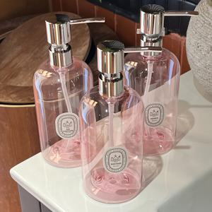 TEMU 메탈릭 캡이 있는 시크한 500ml 투명 핑크 재충전식 디스펜서 - 손 소금, 샴푸, 컨디셔너, 바디 워시, 필수 오일에 적합 - 미용실, 호텔, B&B에 적합한 샤워 젤 | 우아한 병 디자인 | 내구성 있는 플라스틱 펌프, 샴푸 디스펜서