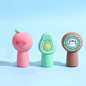 TEMU 귀여운 만화 과일 테마 실리콘 니퍼 커버 3개 세트 - 비독성, 핀셋 및 네일 클리퍼용 보호 그립, 재미있는 분홍색, 녹색 & 갈색 디자인, 가정 또는 살롱 사용에 적합|손톱깎이