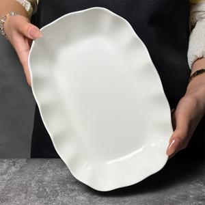 TEMU 우아한 화이트 세라믹 물고기 접시, 레이스 트림 - 직사각형, 고급 레스토랑 스타일, 특별한 날에 이상적, 디저트 플래터, 독특한 불규칙한 모양, 크리스마스, 추수감사절, 부활절 선물, 특별한 날 접시에 완벽 | 우아한 식기 | 내구성 있는 세라믹, 물고기 접시