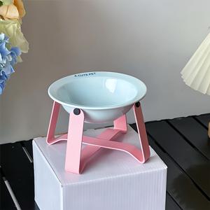 TEMU 컬러 블록 디자인 애완 동물 세라믹 볼과 철 스탠드 세트, 세라믹으로 제작된 우주 비행선 고양이 볼을 특징으로 하며, 턱 살을 방지하고, 청소가 쉬우며, 고양이의 목을 높여주고, 고양이와 작은 개에게 적합합니다.