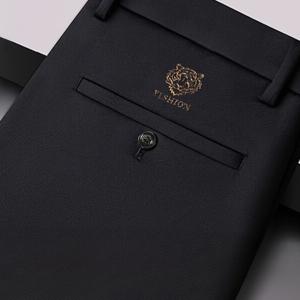 TEMU 남성용 여름 아이스 슬리키 섬유 재질 캐주얼 드레스 팬츠 - 레그 비즈니스 & 정장 의상, 골든 톤 메탈릭 로고, 정규 핏 올 시즌 편안함, 우아한 외형, 부드러운 질감 재질