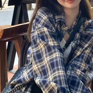 TEMU 여성용 빈티지 체크무늬 버튼업 셔츠 - 블랙 & 화이트 루즈핏 캐주얼 재킷, 봄/가을용 긴팔 칼라 포켓셔츠, 세탁기 사용 가능, 레트로 체크 디자인, 비침 방지 원단