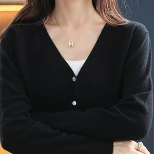 TEMU 여성용 경량 V넥 가디건 - 세탁기 사용 가능, 중간 신축성 & 단추 앞면, 솔리드 컬러 긴팔 레이어링, 봄 여름 가을용, 중동 스타일 디자인, 계절별 다용도 착용감, 편안한 핏