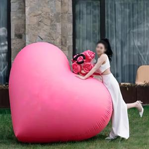 TEMU 63인치 거대한 하트 풍선 - 웨딩, 생일, 발렌타인데이, 기념일을 위한 초대형 핑크 파티 장식품 - 내구성 강한 포일 소재, 전기 불필요 - 실내/야외용 , 커플 및 파티를 위한 완벽한 사진 소품, 재사용 가능한 장식, 생일 축하 액세서리, 유쾌한 디자인, 소셜 미디어 인플루언서 필수 아이템