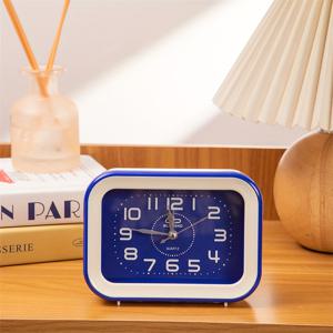 TEMU 사각형 배터리 구동 알람 시계/캔디 컬러/큰 숫자 투명/클래식/책상용/여행용 시계/침실/욕실/장대 테이블/조용한 틱소음 없음/학생 및 노인 침대 옆 배터리 무음 알람 시계, 휴일 선물