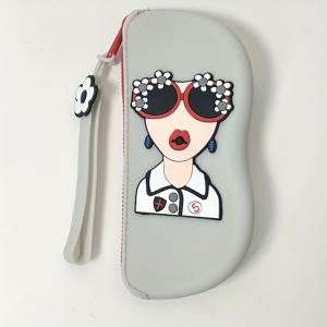 TEMU 팔 끈이 있는 실리콘 안경 케이스 - 휴대용 보관함, 안경, 립스틱, 이어폰 및 작은 물건에 적합 - 귀여운 만화 디자인, 소중한 선물로 girlfriend와 어머니의 날을 위한 완벽한 선물, 귀여운 안경, 4가지 색상으로 제공