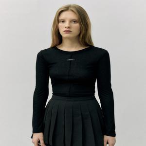 [로라로라] STITCH ROUND NECK T-SHIRT BLACK