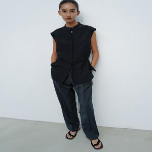 [르917] CRINKLED SLEEVELESS BUTTON-DOWN BLOUSE [NAVY]
