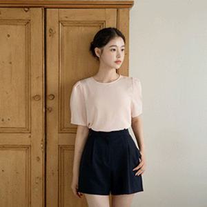 1000장 돌파✨ (MADE/뒷리본포인트/쉬폰하객 블라우스)[단독진행]  클램 소매맞턱 뒷넥 리본 쉬폰 반팔 블라우스 여리핏블라우스 퍼프소매 반팔블라우스 봄신상 출근룩 데일리룩 데이트룩 하객룩 썸머 여름 bs8186