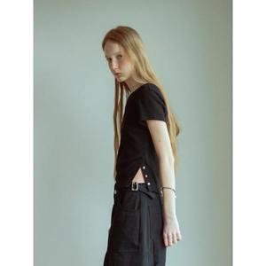 [샌드사운드](WOMEN) 베이직 사이드 슬릿 티셔츠  블랙 (MS5442W635)