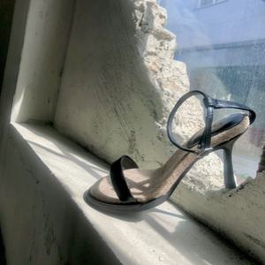 린넨 포인트 블랙 메리제인 힐 (9cm)