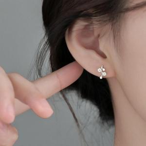여자 여성스러운 클래식 플라워 스프링 꽃무늬 실버 귀걸이