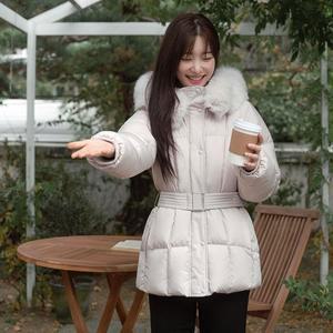 [온앤온](강남점)[정채연 착용] 후드 퍼 벨티드 슬림 구스 패딩 NEP3WMA03