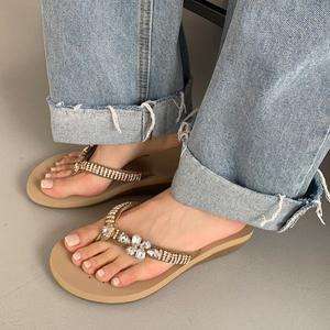 [하프클럽/모노톡시]안델라 큐빅 쪼리 샌들 4cm