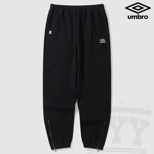 [엄브로] 엄브로 HBL OG 자수 로고 조거 팬츠 UP123CFP21 BLK