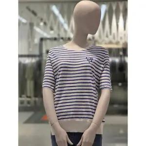 갤러리아 올리비아로렌 린넨 스트라이프 티셔츠 VVCAS4M4451