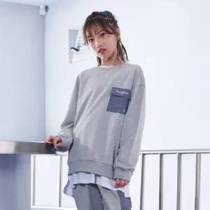 [오션스카이] [2color] 공용 포켓 맨투맨 티셔츠